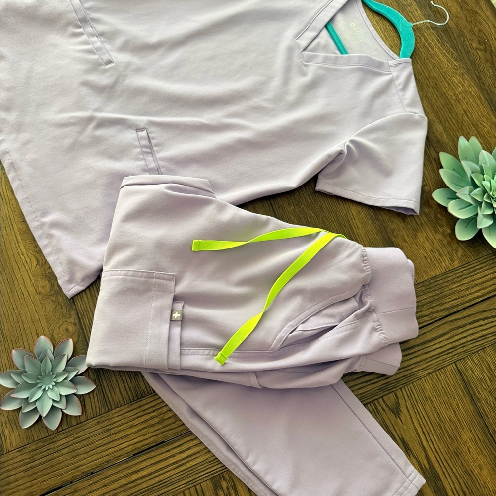 Light Lavender Scrub Set with Neon Accents